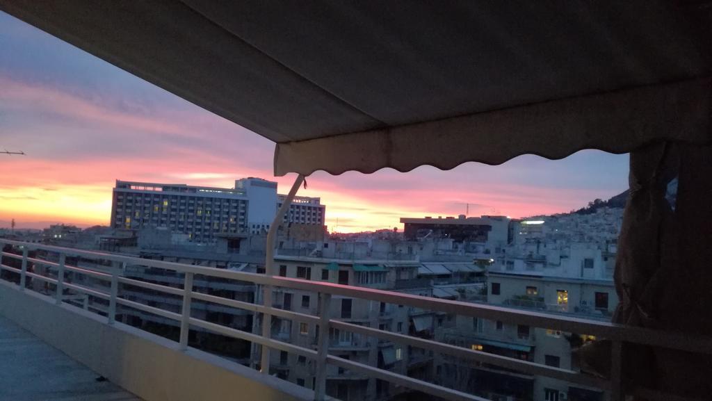 Top Floor Studio Near Metro&View&200Mbps Афины Экстерьер фото